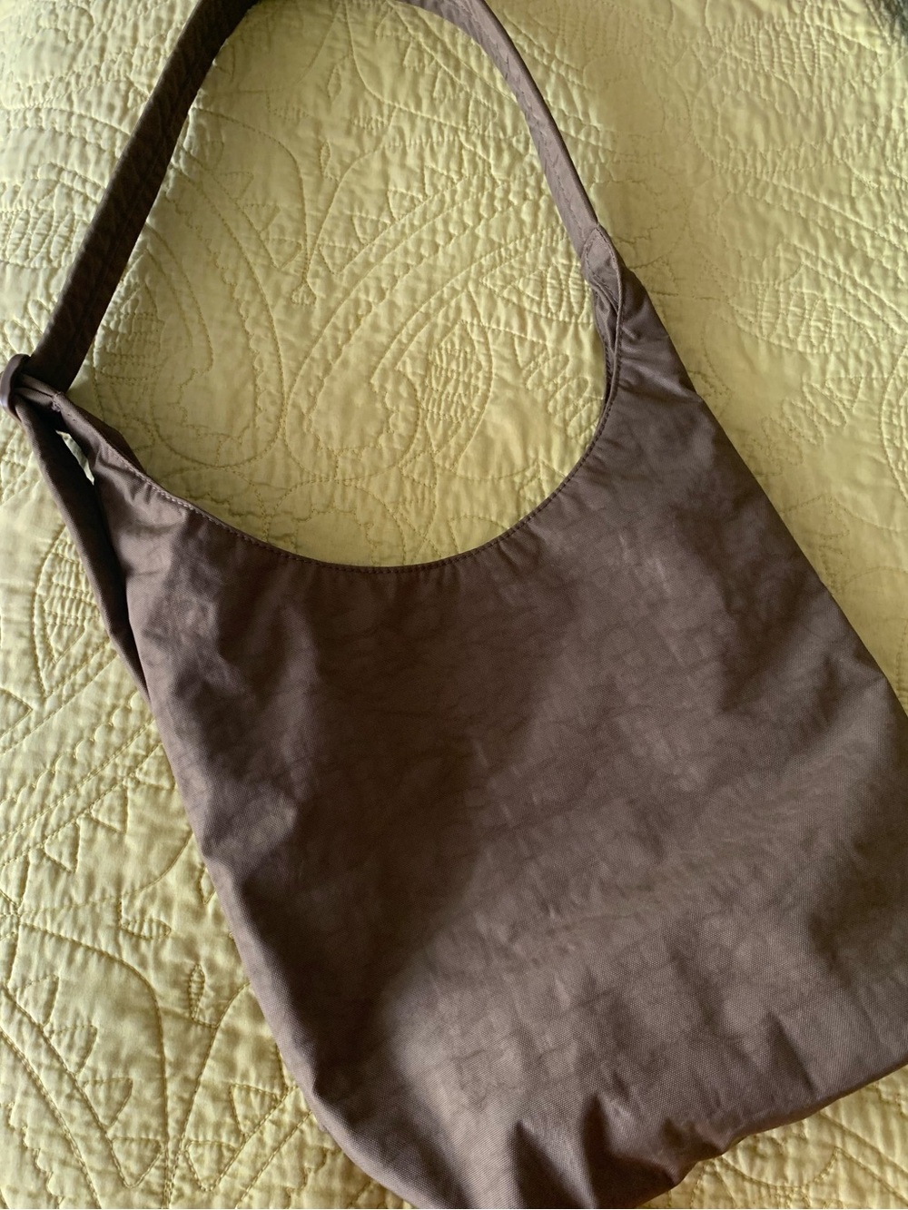 BAGGU small sling bag EUC